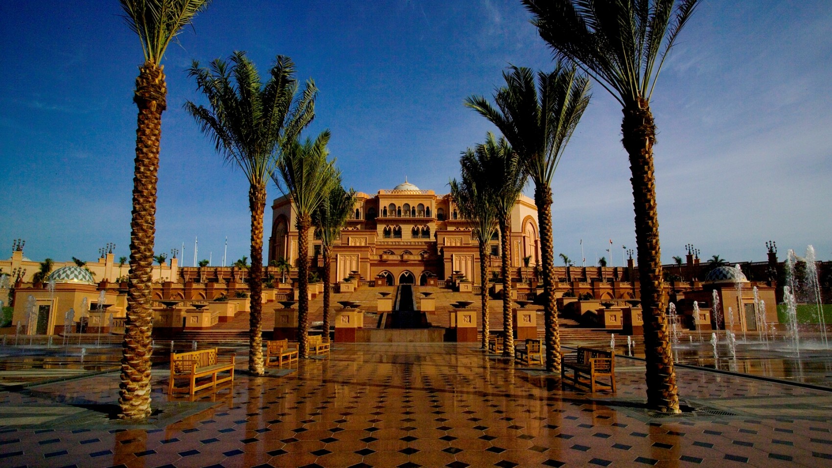 Фото абу. Египет Абу Даби. Абу Даби отель Дубай. Emirates Palace Abu Dhabi. Абу Даби старый город.