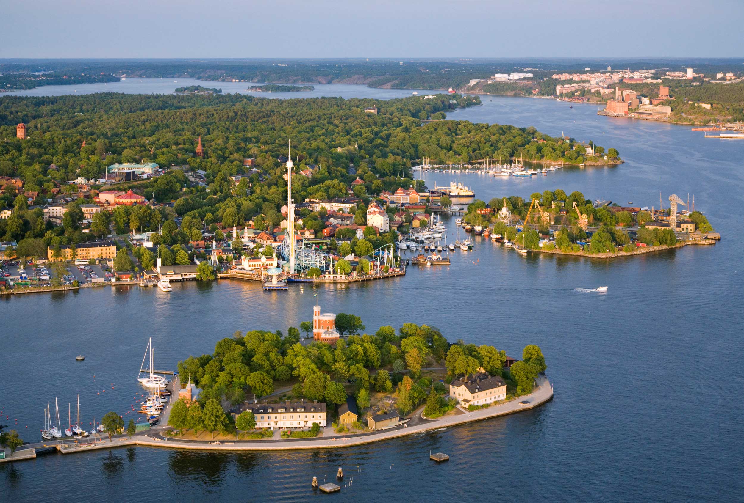 14 islands. Стокгольм озеро Меларен. Шхеры Стокгольма. Стокгольмский архипелаг Швеция. Сандхамн остров в Швеции.