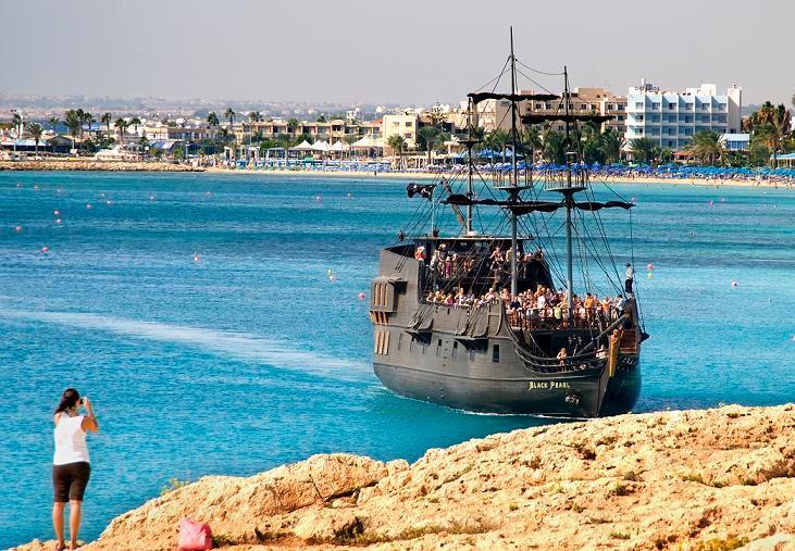 Пиратский корабль «The Black Pearl»