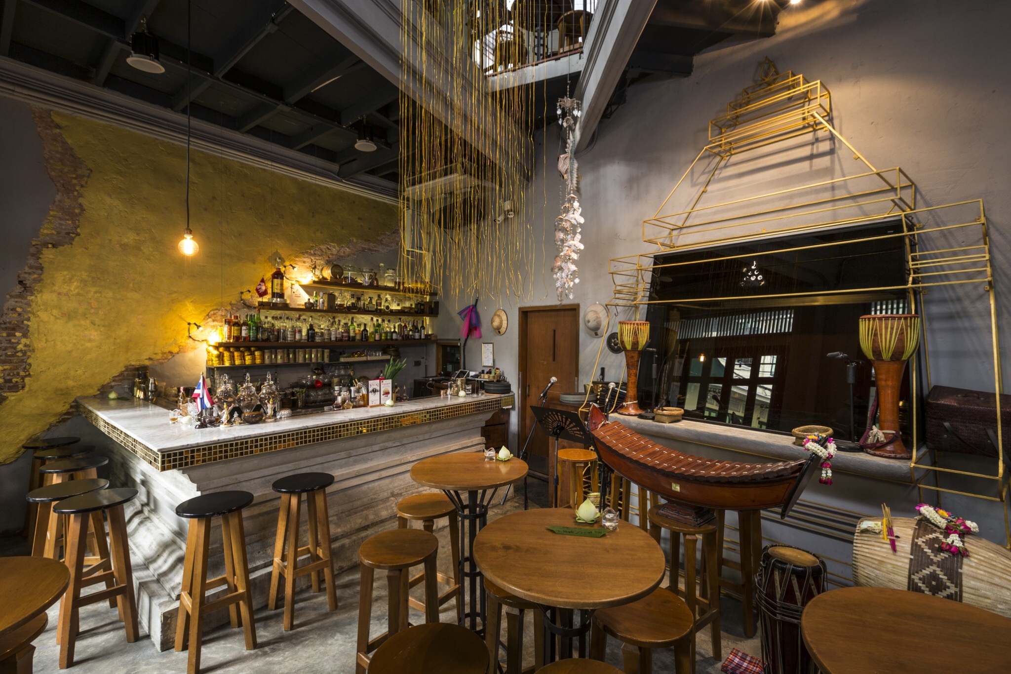 большая дмитровка лофт. ресторан в киеве. интерьер израильского кафе. аутентичный бар. бар в японии.