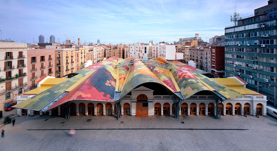 Рынок здание. Рынок Санта-Катерина. Крытый рынок в Барселоне. Santa Caterina Market Barcelona. Рынок в Барселоне архитектура.