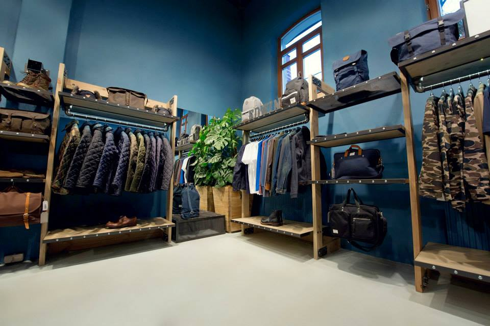 Brand shop. Магазин одежды. Brandshop магазин одежды и обуви. Brandshop фотосессия. Brandshop интернет.
