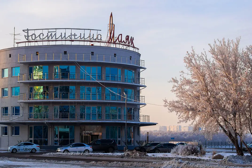 Фасад гостиницы Маяк в Омске