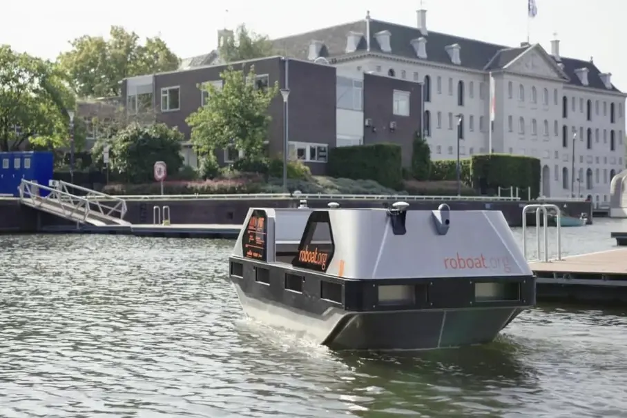 Автономное модульное судно Roboat