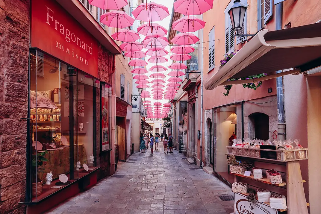 Парфюм, «космические» бухты и живопись. Что посмотреть в Ницце и окрестностях