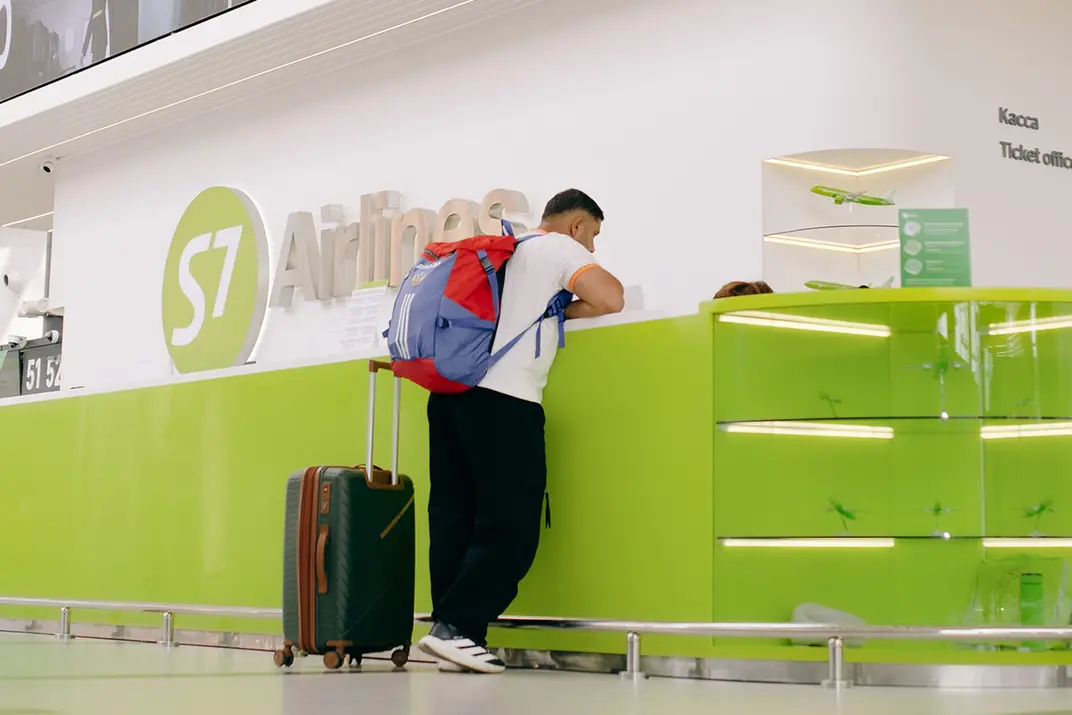 Информационная стойка S7 Airlines в Толмачёво