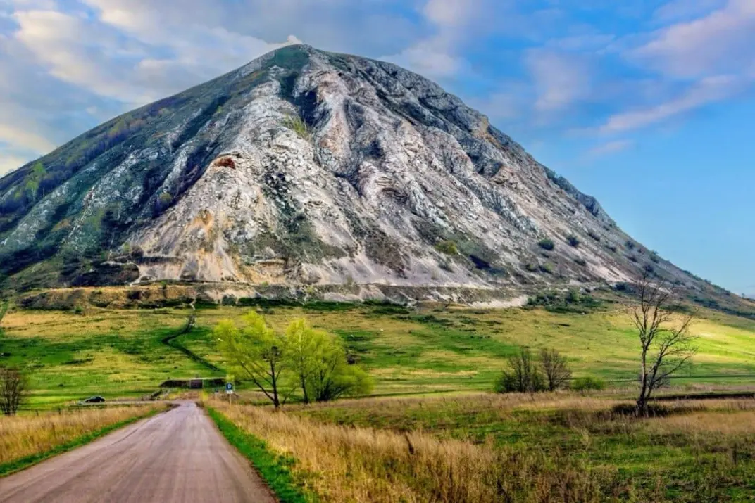 Гора Торатау осенью, Башкирия
