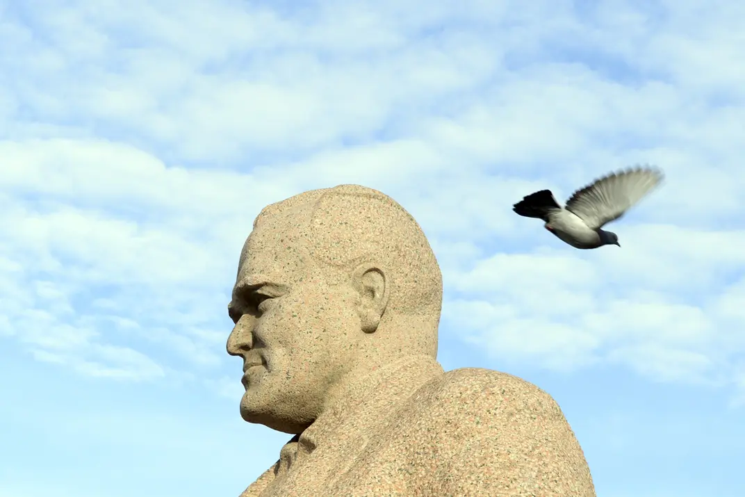 Памятник Королёву в Байконуре