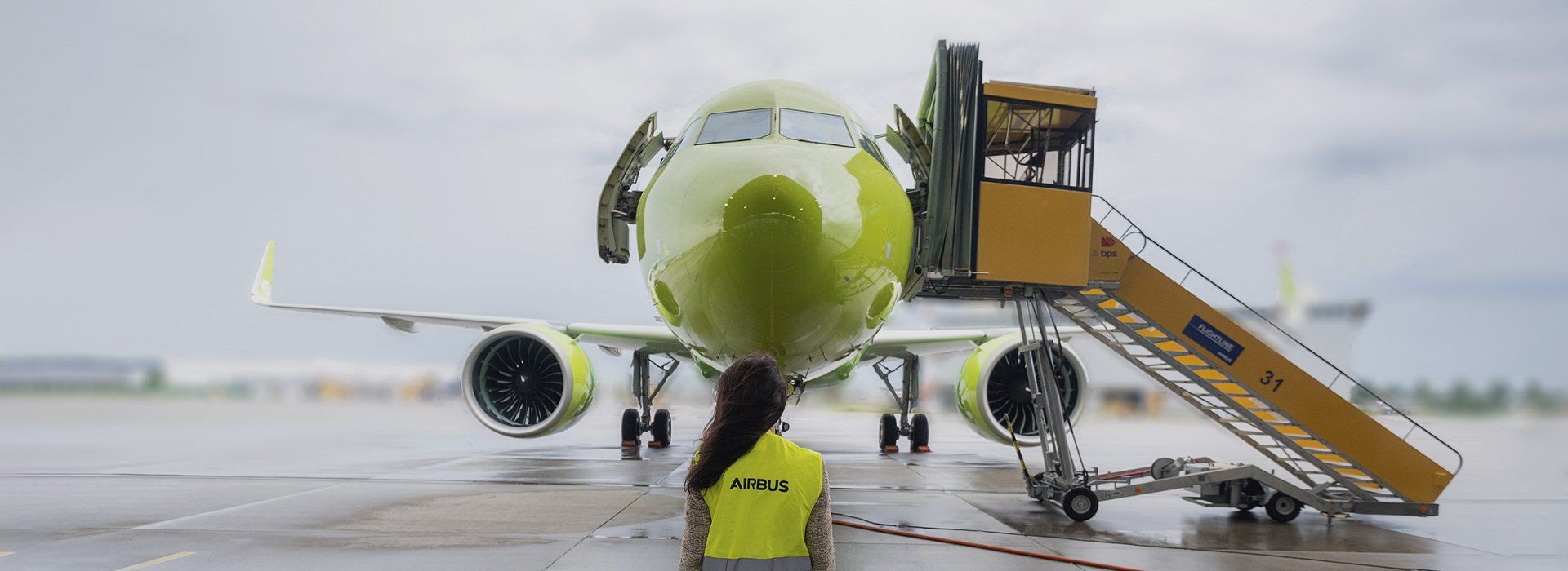    S7 Airlines   Gate 7