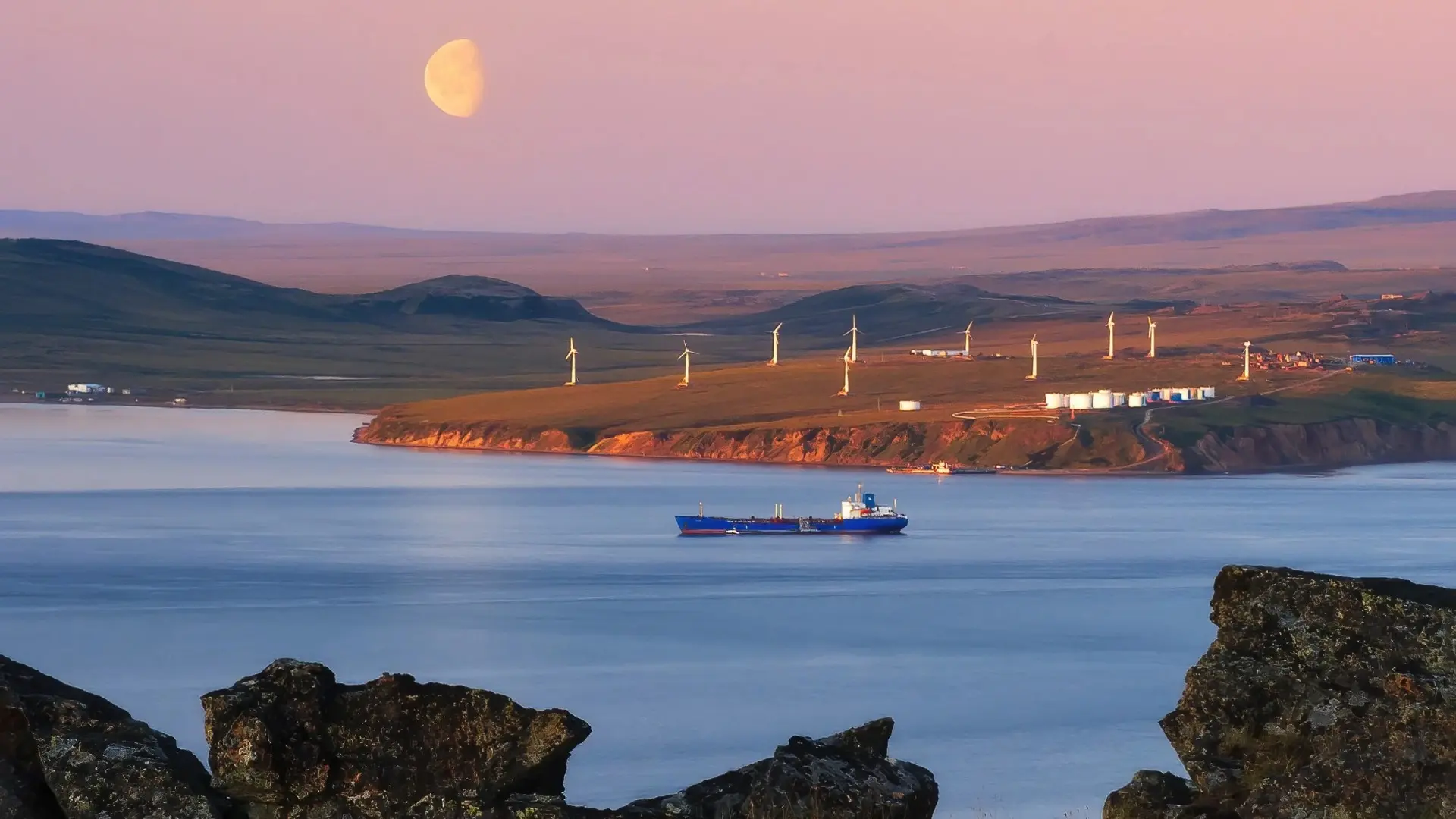 «Анадырь, конец июля, полночь»