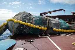 Инженеры придумали машину, которая очистит океан от мусора