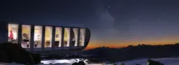 Футуристичный отель LeapRus на склоне Эльбруса