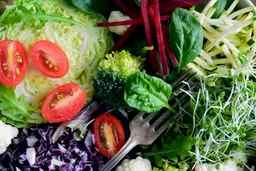 Почему пилоты едят разную еду во время полета