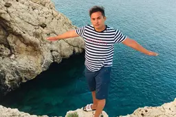 Куранты, фильмы, хоровод. Новый год на борту самолета