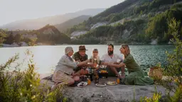 Родители, чемоданы и немного терпения: как путешествовать с родственниками